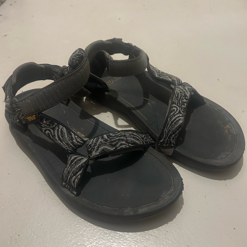 Teva Women's Black and Gray Patterned Sandals